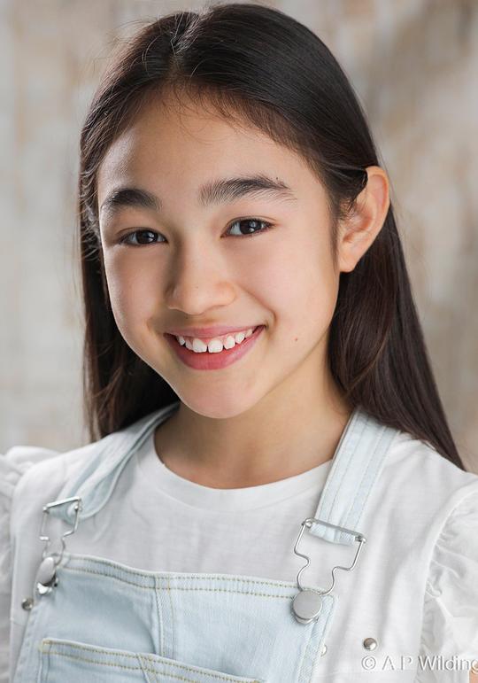 瑟拉娜·苏玲·布利斯 Serrana Su-Ling Bliss