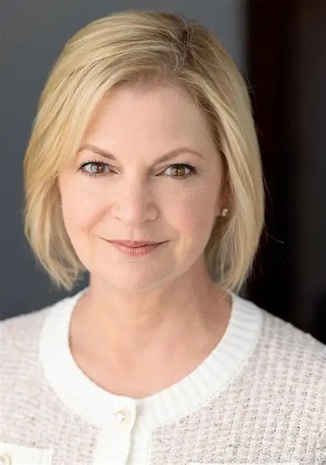 迪娜·沃特斯 Dina Waters