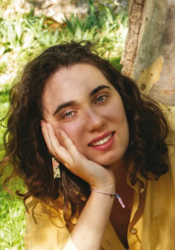 克丽西安娜·B·帕帕扎基斯 Krysianna B. Papadakis