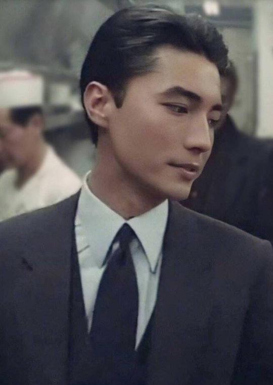 尊龙 John Lone