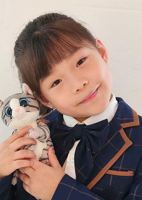 杨婧琪 Jingqi Yang