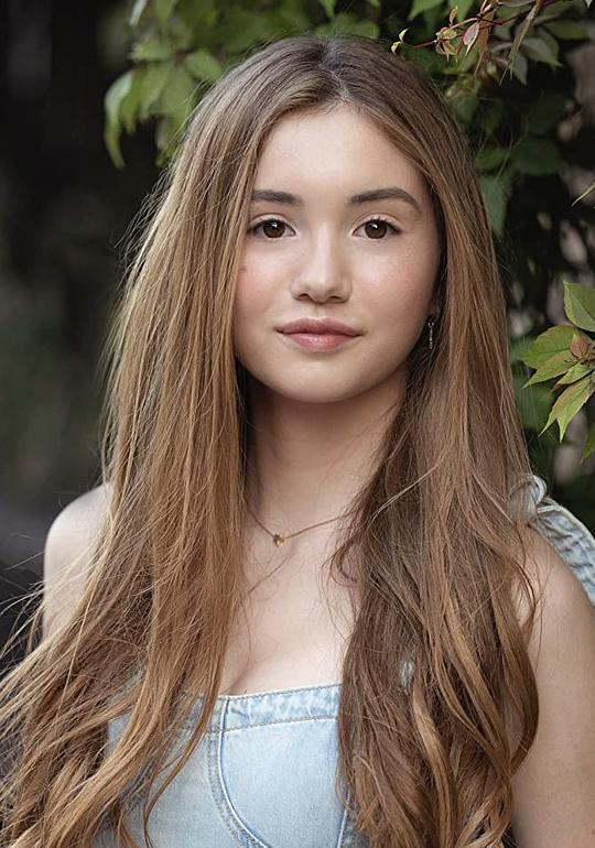 露西·佩兹 Lucy Paez