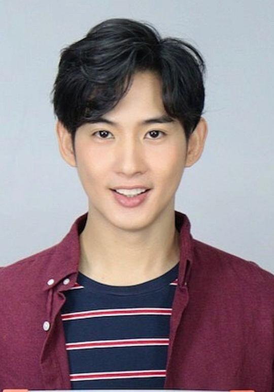 瓦缇查拉禹·苏拉德特 Watcharayu Suradet