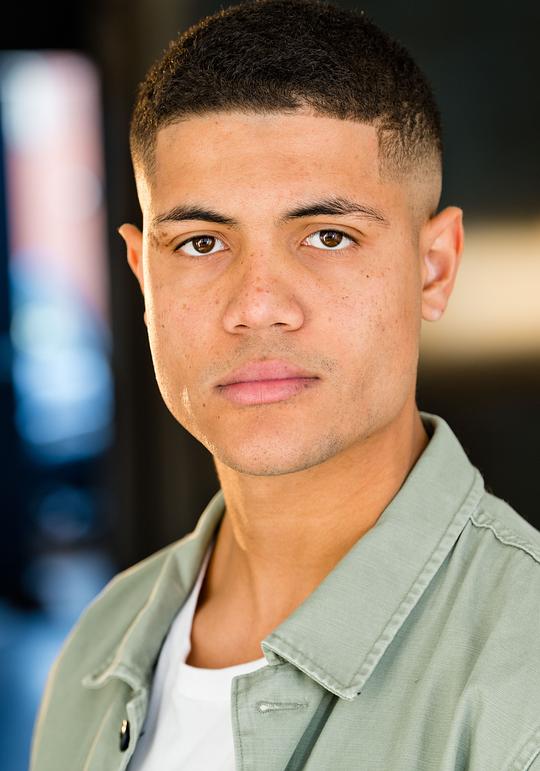 卡普里-安托万·瓦兰考特 Capri-Antoine Vaillancourt