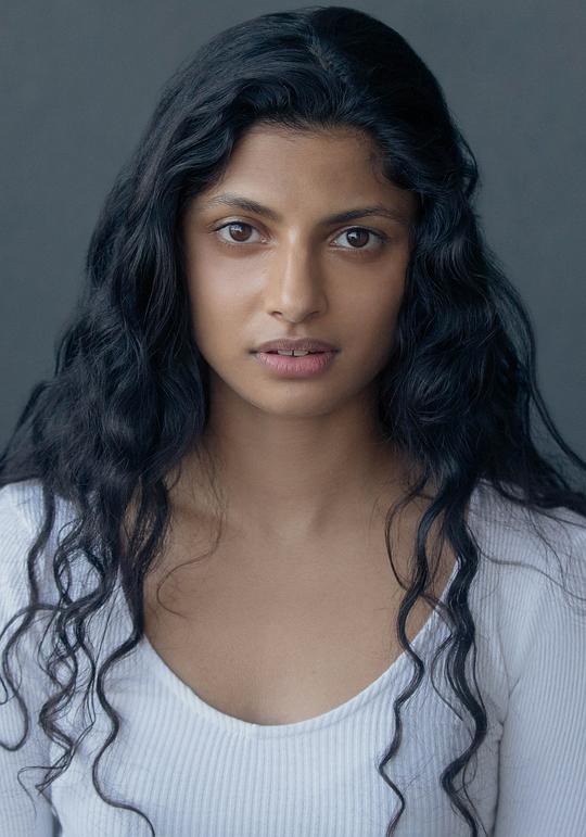 普里亚·坎萨拉 Priya Kansara