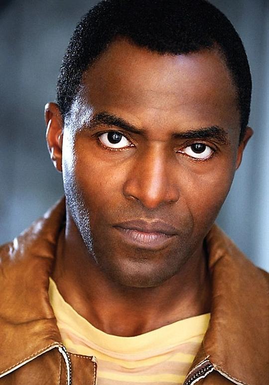 卡尔·鲁伯利 Carl Lumbly