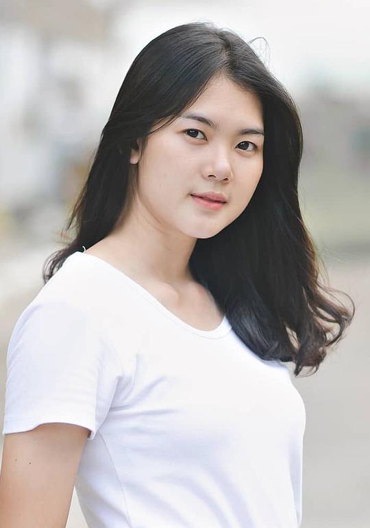 坦娅拉·布塔凌 Thanyarat Buttarin