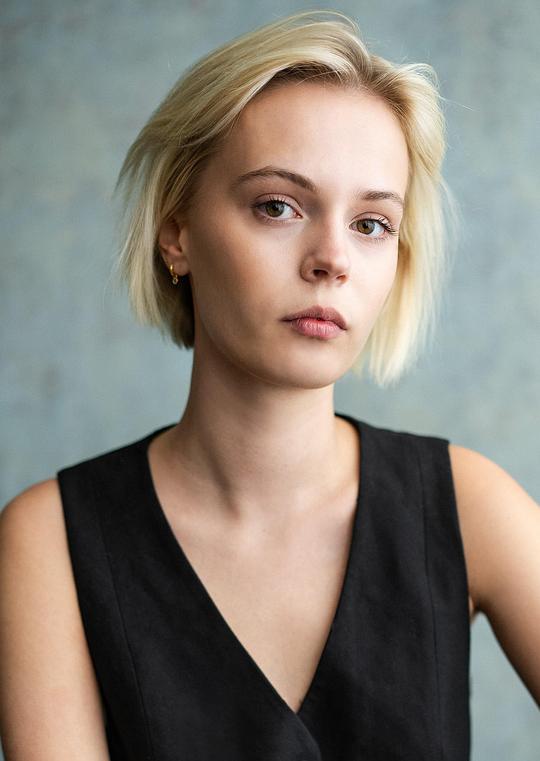 艾拉·梅西·珀维斯 Ella Maisy Purvis