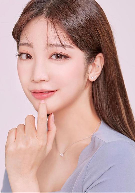 崔艺瑟 Choi Ye Seul