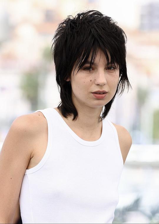 伊娃·叶尔曼尼 Eva Yelmani