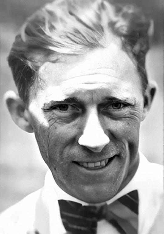 刘易斯·R·福斯特 Lewis R. Foster