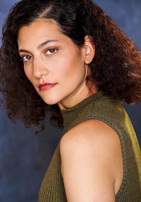 格蕾塔·戈尔德 Greta Gould