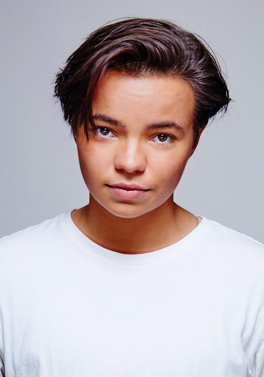 佐伊·特雷克斯 Zoe Terakes