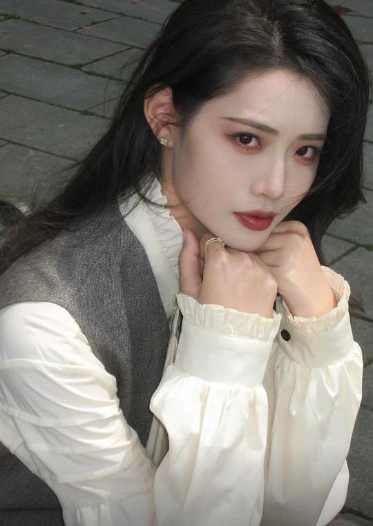 董洁 Jie Dong