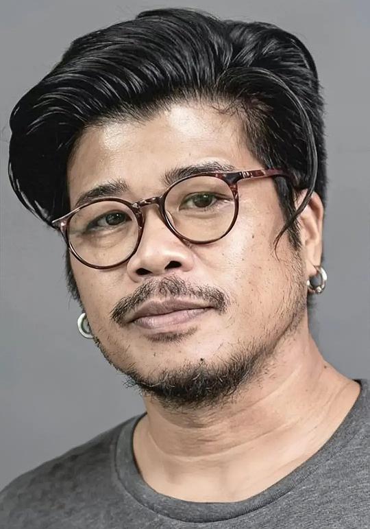 罗宁·提姆 Kongkiat Khomsiri