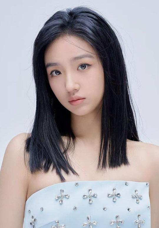 尹蕊 Rui Yin