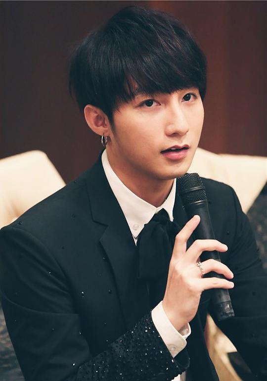 山松M-TP Son Tung M-TP