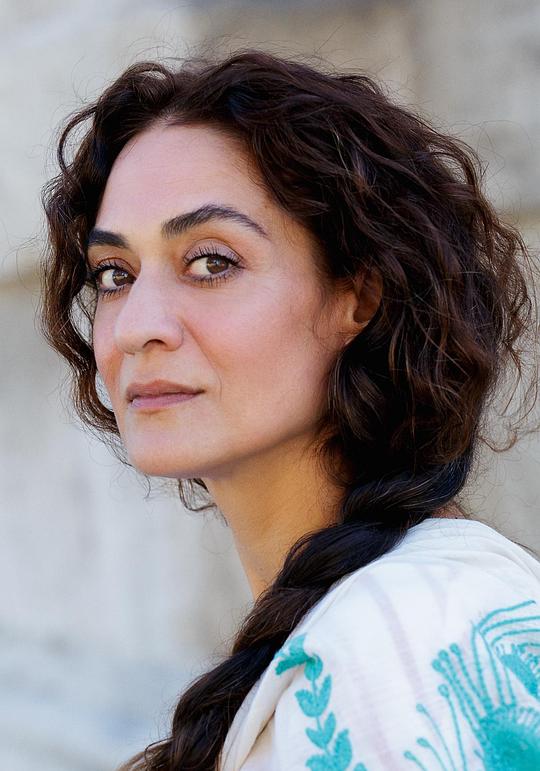 乌伊加尔·塔梅尔 Uygar Tamer