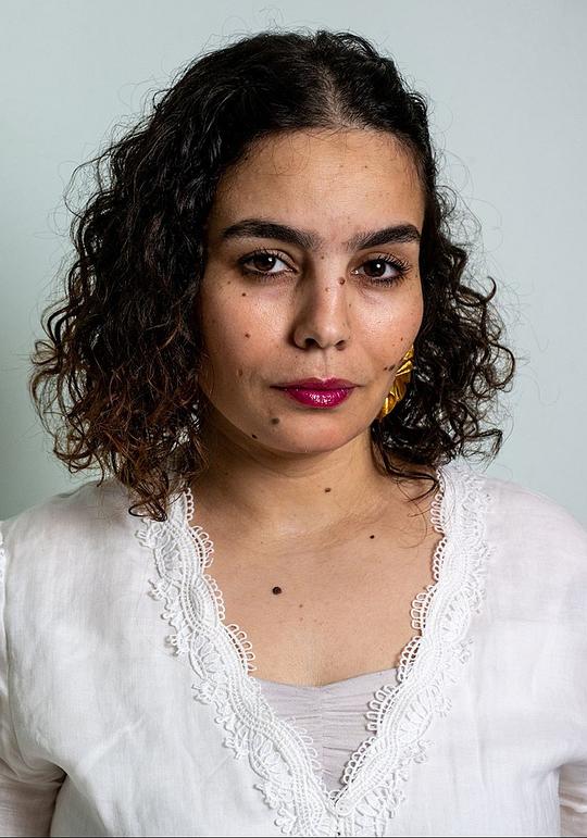 埃斯迈·埃勒·穆迪尔 Asmae El Moudir