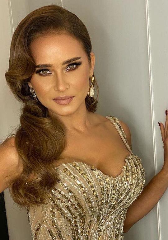 内莉·卡里姆 Nelly Karim