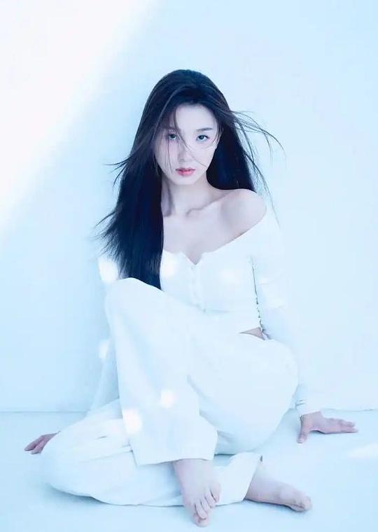 虞彤彤 Yu Tongtong
