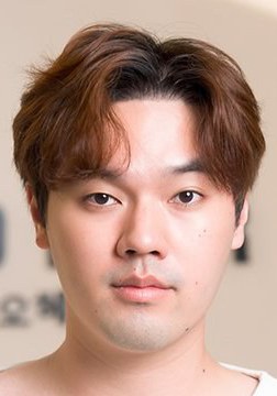 瓦沙康·坤克劳威利亚 Wasakorn Khumklaowiriya