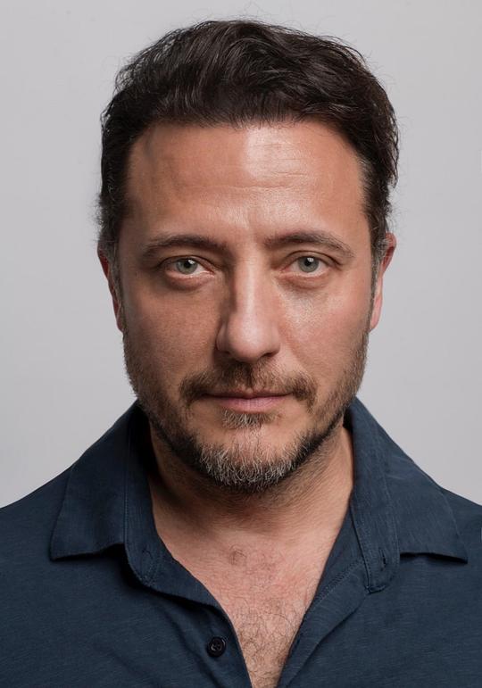 伊吉特·约兹贤尔 Yigit Özsener