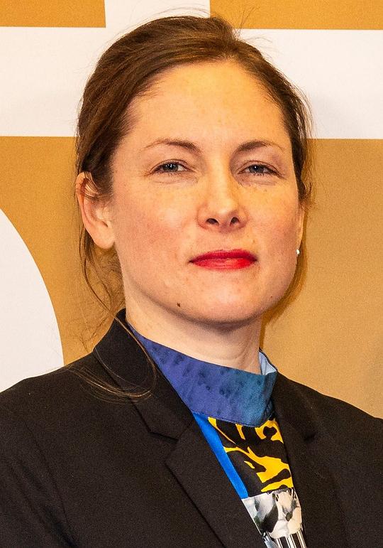 奥利维亚·内尔加德-霍尔姆 Olivia Neergaard-Holm