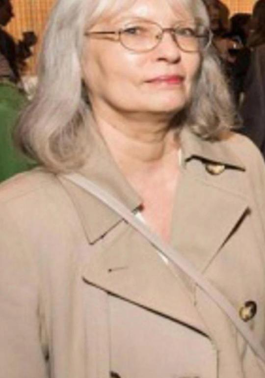 琼·卡尔-威金 Joan Carr-Wiggin