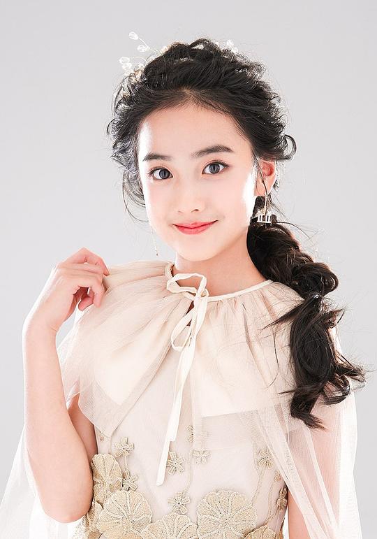 黄心贻 Xinyi Huang