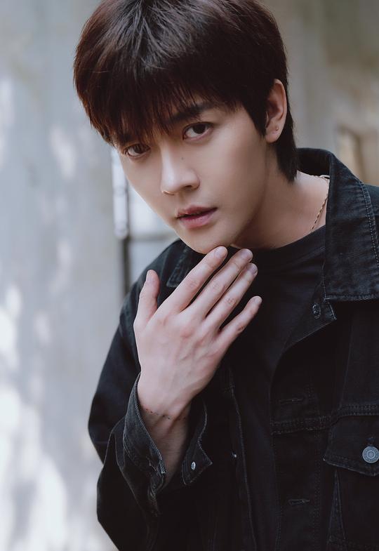 齐晨君 Chenjun Qi