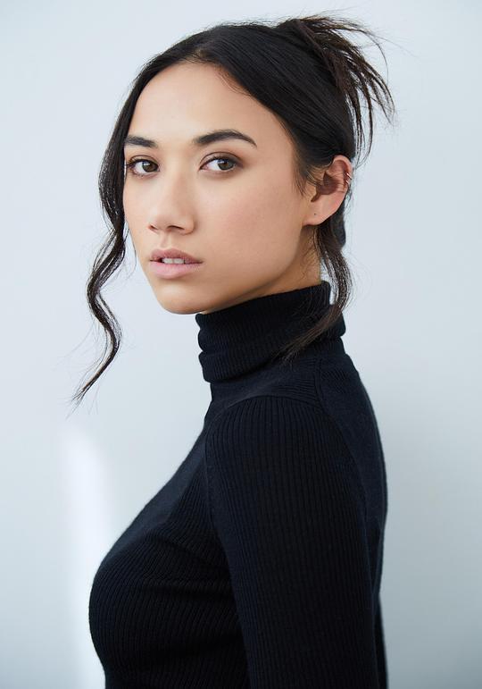 佐伊·博 Zoë Boe
