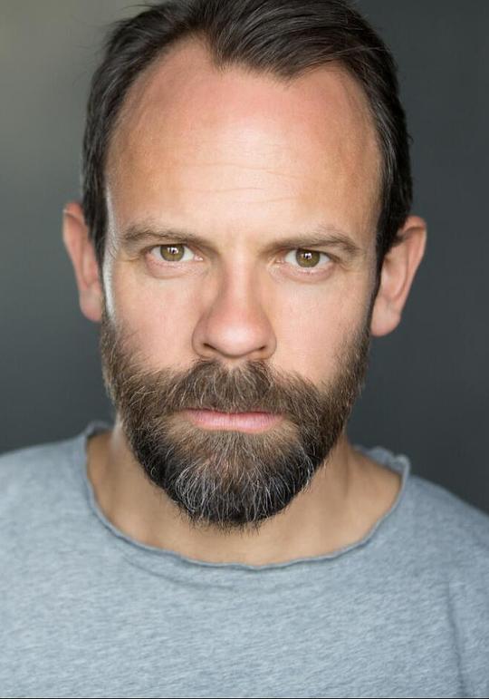 基尔·查尔斯 Keir Charles