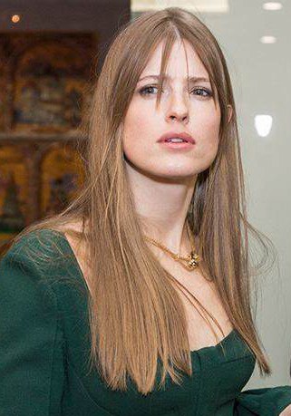 索菲亚·恩斯特 Sofya Ernst