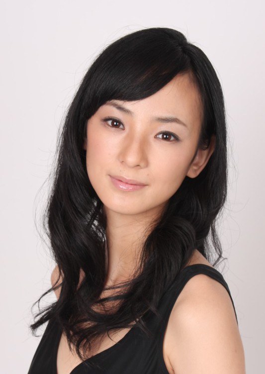 三轮瞳 Hitomi Miwa