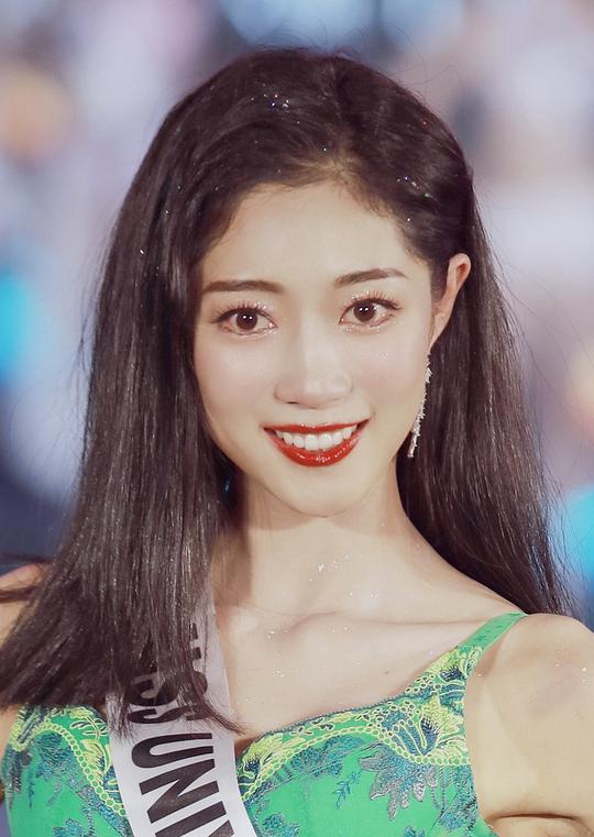 字马妘奕 Klaudia