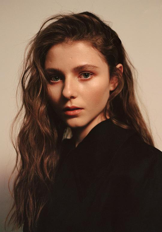 托马辛·麦肯齐 Thomasin McKenzie