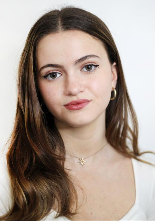 斯凯·露西亚·德格鲁托拉 Skye Lucia Degruttola