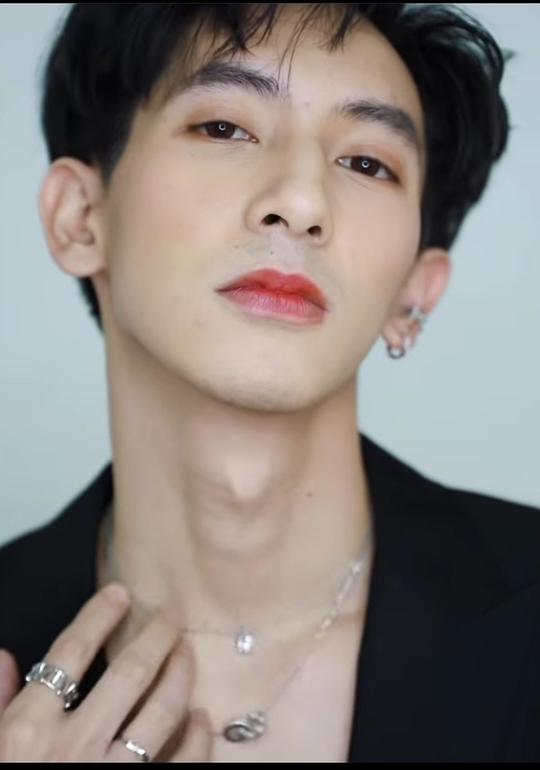 南特·派特塔拉珀恩·彭苏克 Nut Phattaraporn Pengsuk