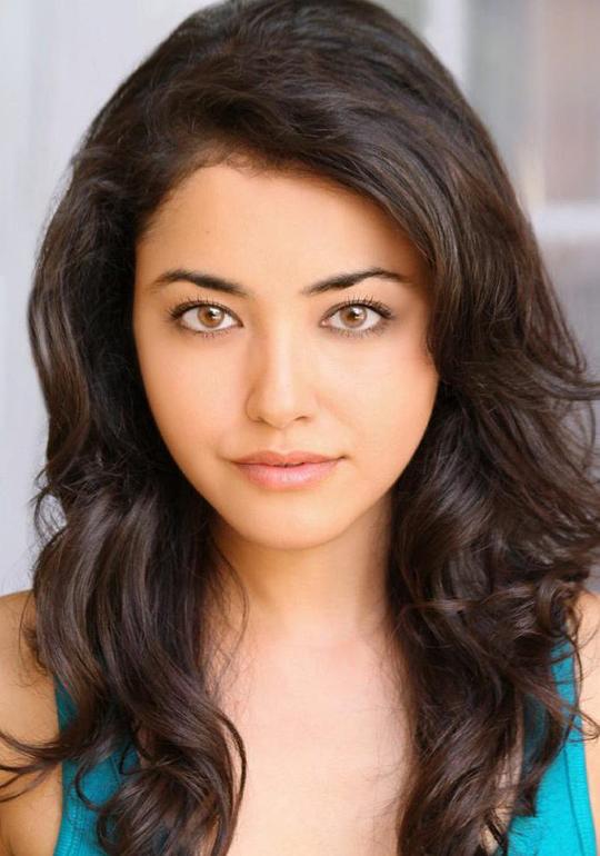 雅斯敏·阿尔-比施塔米 Yasmine Al-Bustami