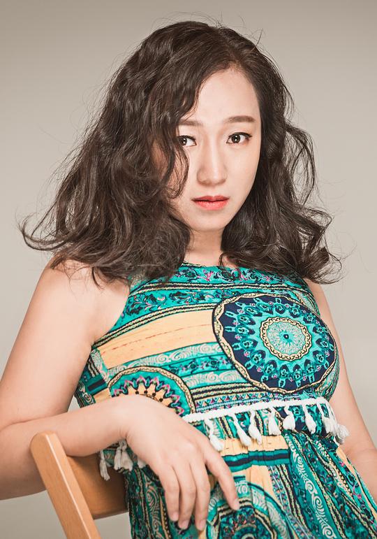 薛晴 Qing Xue