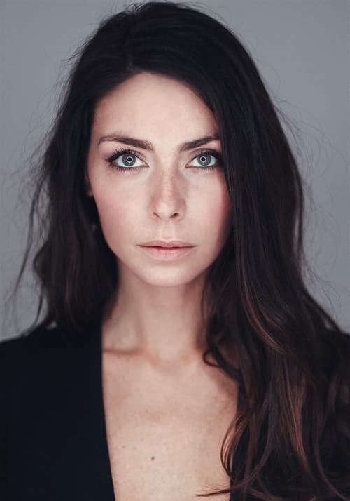埃米莉·阿萨皮涅特 Emilie Arthapignet