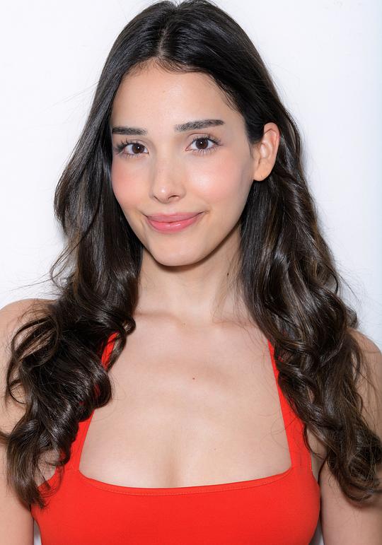 佐伊·摩尔 Zión Moreno