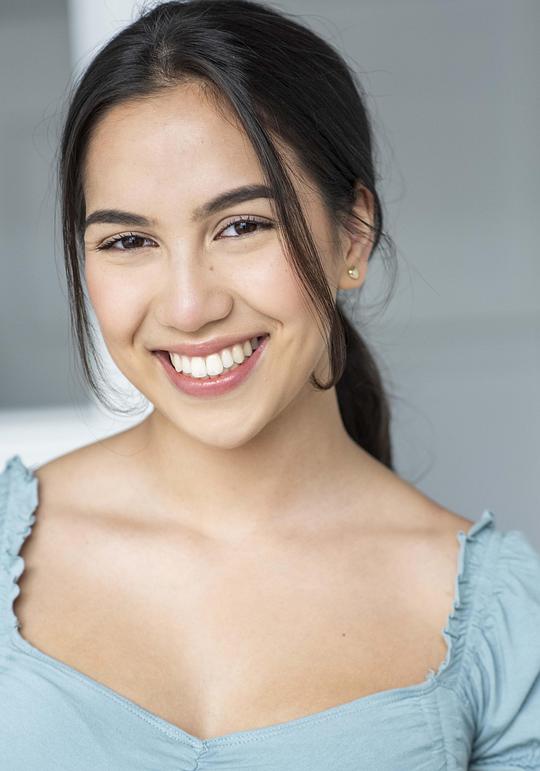 黑泽尔·华莱士 Hazel Wallace