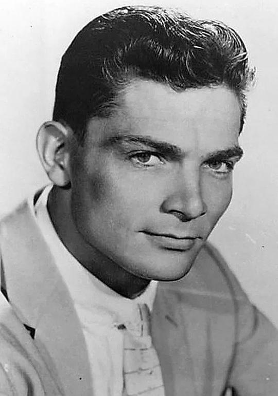 拉里·彭内尔 Larry Pennell