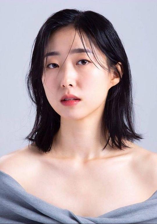 夏诗妍 Si-yeon Ha