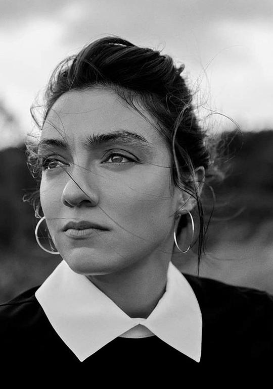 米尔维·迪兹达尔 Merve Dizdar