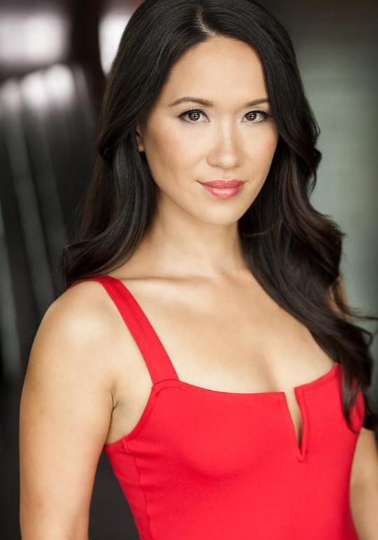 钟艾莉 Alli Chung