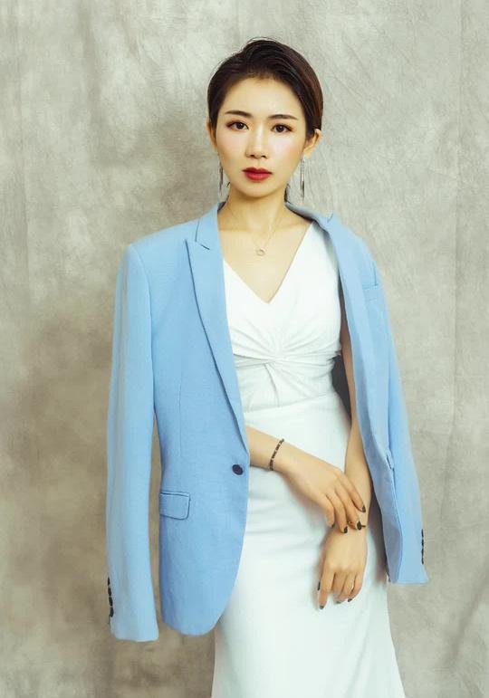 黄晓燕 Xiaoyan Huang