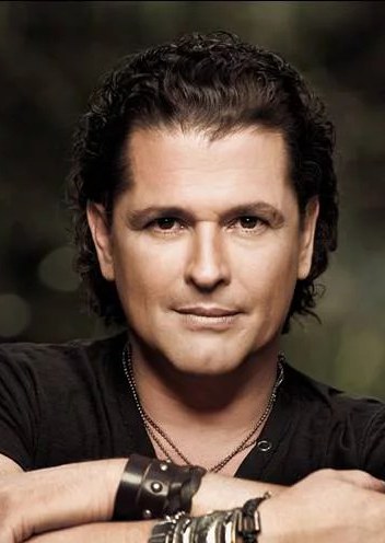 卡洛斯·比韦斯 Carlos Vives